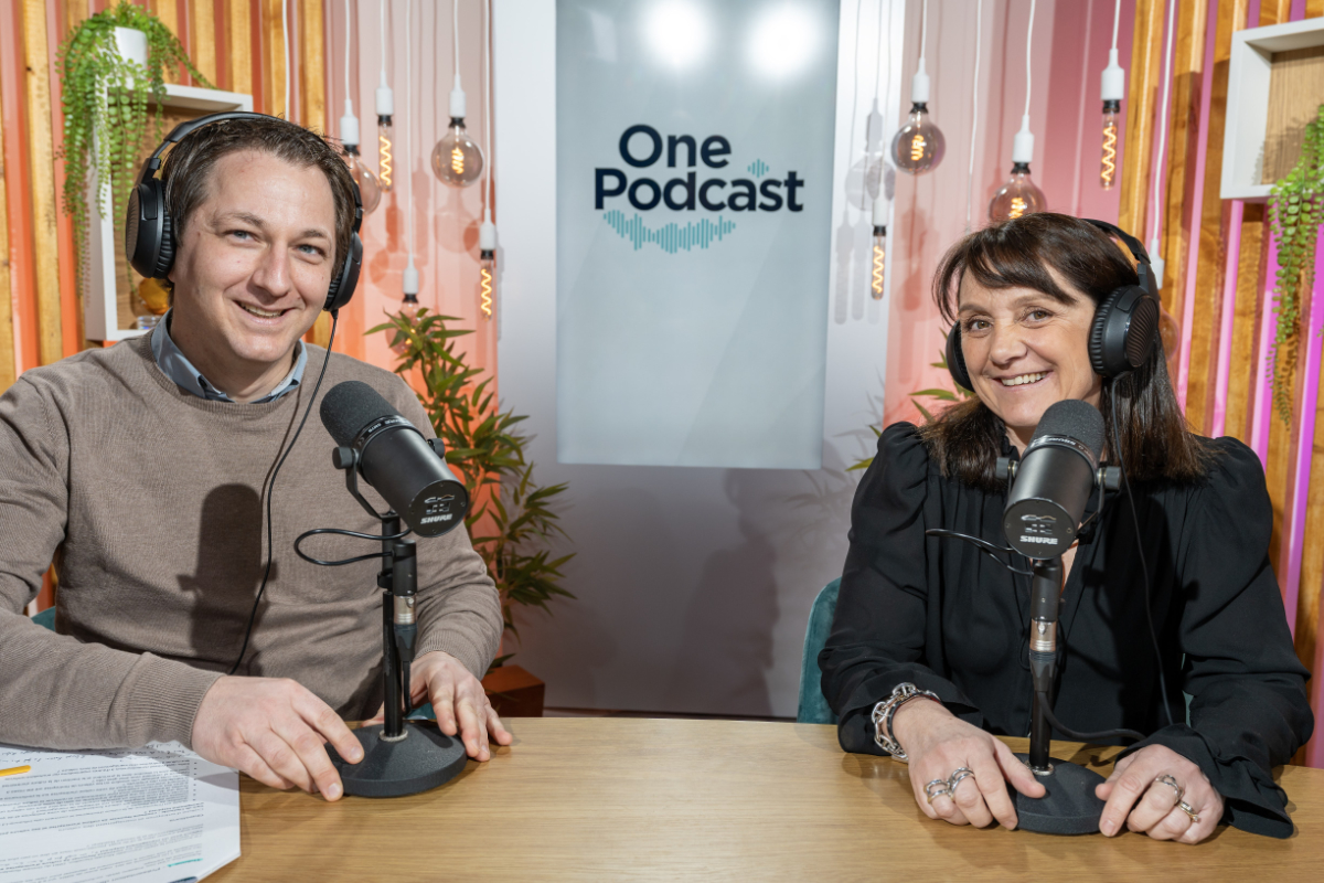 Michèle Décailloz, DRH du groupe Roederer, et Frédéric Wirth, co-fondateur de One RH, sur le plateau de One Podcast