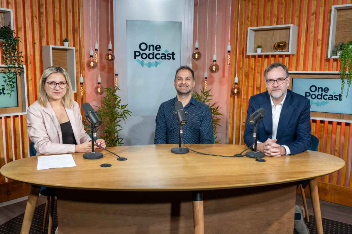 Nathalie Wirth Ikedjian, Consultante et médiateur RH, co-fondatrice de One RH, reçoit Matthieu Hue, avocat et médiateur en entreprise et entre entreprises agréé par le CMAP et Shuja Uddin, médiateur en entreprise et formateur en gestion de conflits.